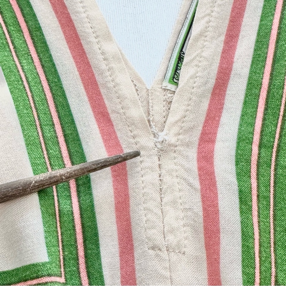 Flying Tomato Boho V Neck Cream/Green/Pink Floral Flowy Top Blouse Size Large - Picture 4 of 8